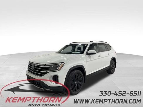 Used 2025 Volkswagen Atlas SE image 1