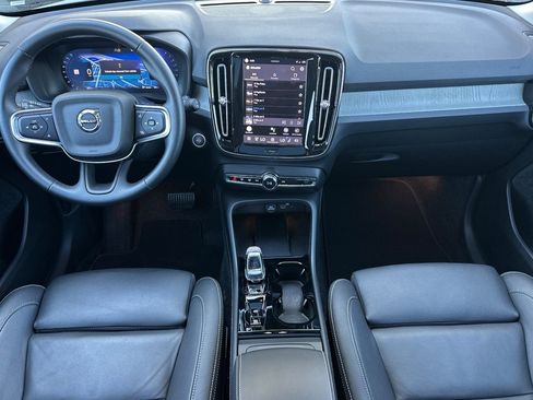 Used 2025 Volvo XC40 B5 Plus AWD/4WD image 16