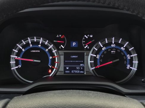 Used 2018 Toyota 4Runner SR5 RWD image 13