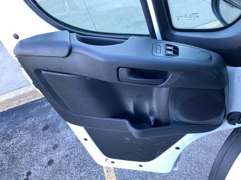Used 2025 RAM ProMaster 2500 w/ Storage Group image 18