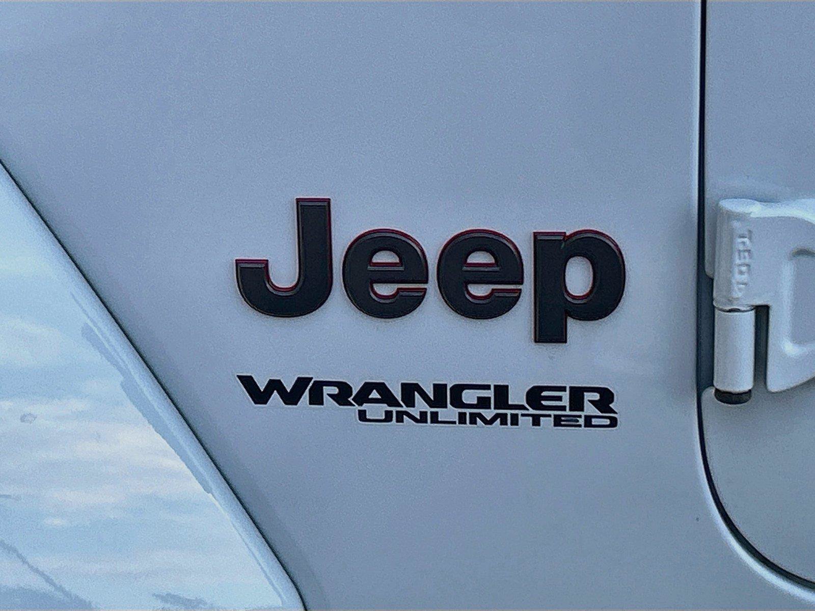 Used 2022 Jeep Wrangler Unlimited Rubicon w/ Dual Top Group AWD/4WD image 13