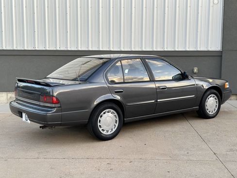 Used 1989 Nissan Maxima SE image 34