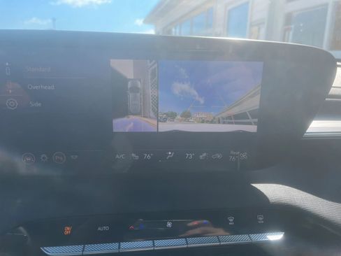 Used 2025 Buick Enclave Preferred AWD/4WD image 9