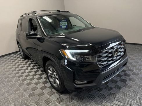 Used 2023 Honda Passport TrailSport image 2