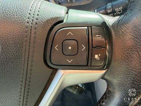 Used 2015 Toyota Sienna XLE w/ XLE Navigation Package FWD image 14