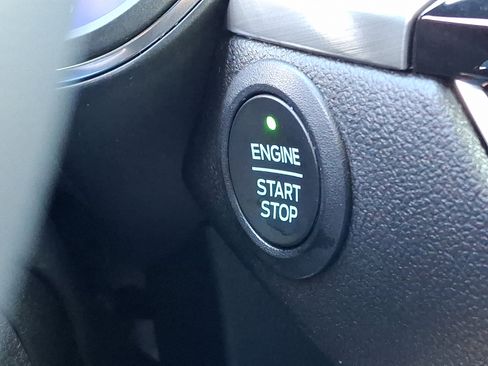 Certified 2022 Ford Escape Titanium image 26