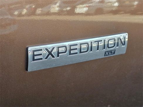 Used 2012 Ford Expedition XLT image 15