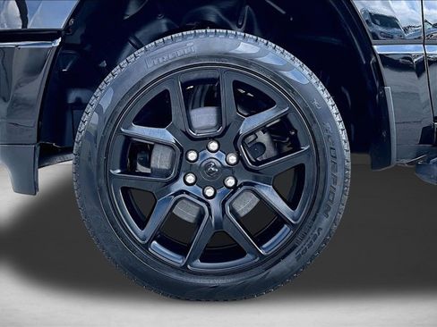 Used 2024 RAM 1500 Laramie AWD/4WD image 10