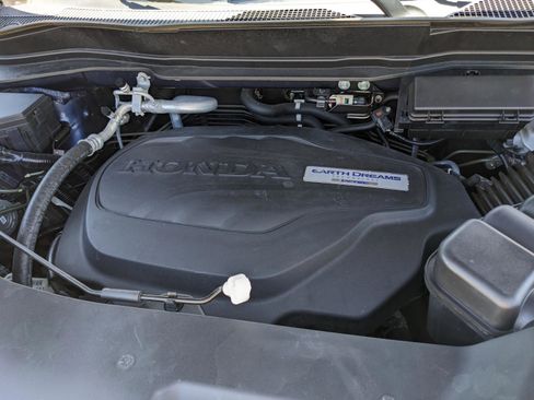 Used 2018 Honda Pilot Touring image 10
