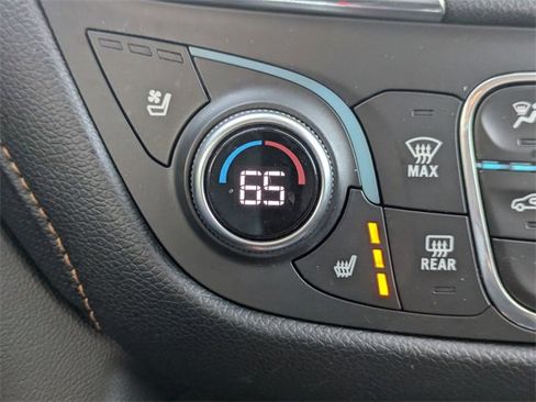 Used 2018 Chevrolet Equinox Premier image 27