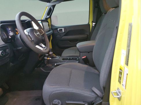 Used 2024 Jeep Wrangler Sahara image 18