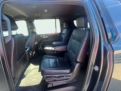 Used 2021 Chevrolet Suburban Z71 image 14