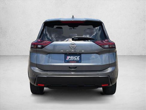 Used 2025 Nissan Rogue SV FWD image 7