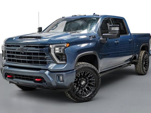 Used 2025 Chevrolet Silverado 2500 LTZ w/ LTZ Plus Package AWD/4WD image 5