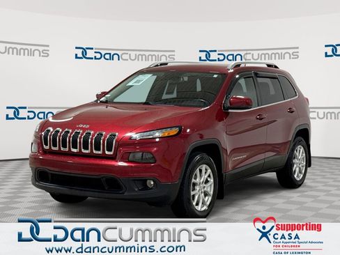 Used 2017 Jeep Cherokee Latitude w/ Safety/Convenience Group AWD/4WD image 1