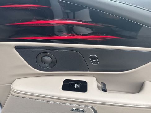 Used 2024 Lincoln Nautilus Reserve w/ Equipment Group 202A image 35