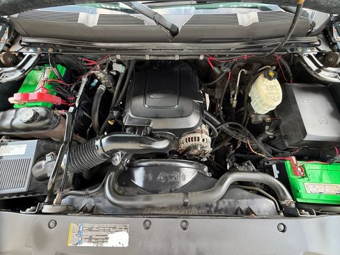 Used 2009 Chevrolet Silverado 2500 LT w/ Snow Plow Prep Package AWD/4WD image 9