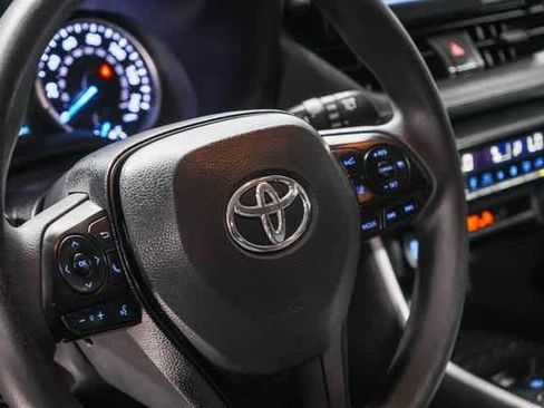 Used 2021 Toyota RAV4 XLE w/ Carpet Mat Package (TMS) image 20