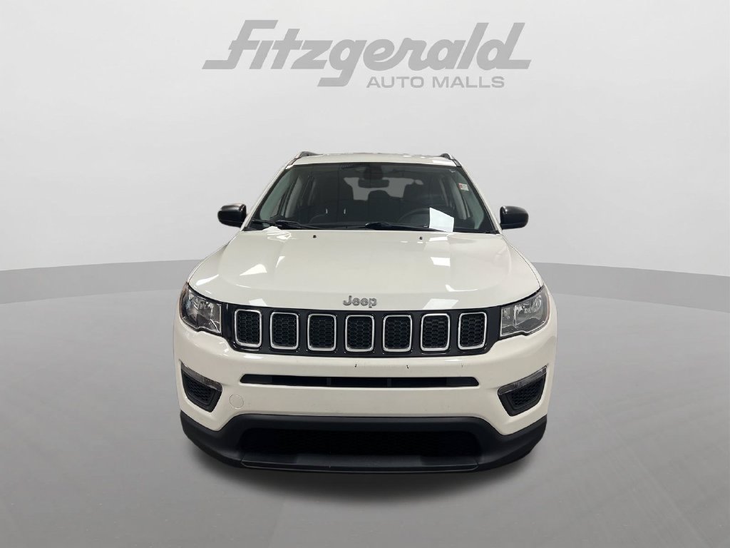 Used 2018 Jeep Compass Sport w/ Tech Group FWD image 9