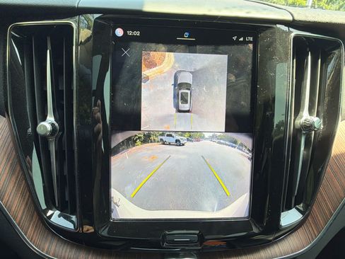 Certified 2024 Volvo XC60 B5 Plus AWD/4WD image 31