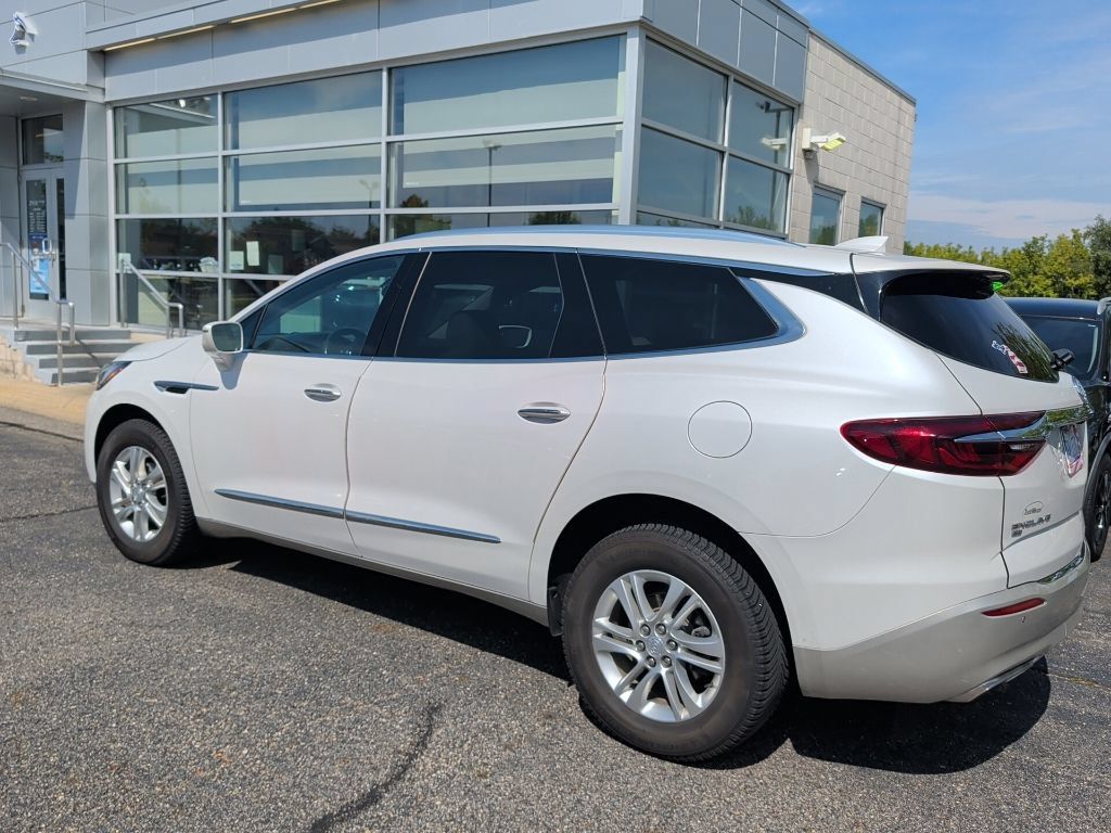 Used 2020 Buick Enclave Essence w/ Sound and Sites Package AWD/4WD image 2