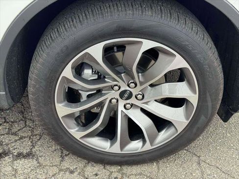 Used 2025 Lincoln Aviator AWD w/ Equipment Group 101A image 9