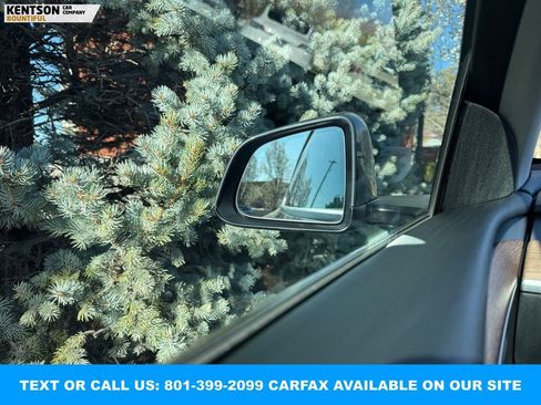 Used 2023 Tesla Model Y Performance image 18