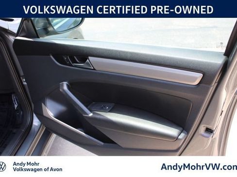 Used 2022 Volkswagen Passat 2.0T SE FWD image 21