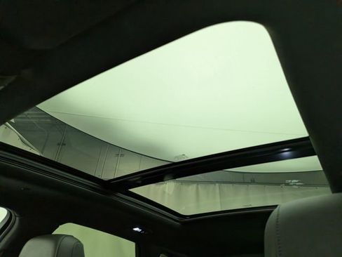 Certified 2023 Cadillac XT5 Premium Luxury w/ LPO, Floor Liner Package AWD/4WD image 19