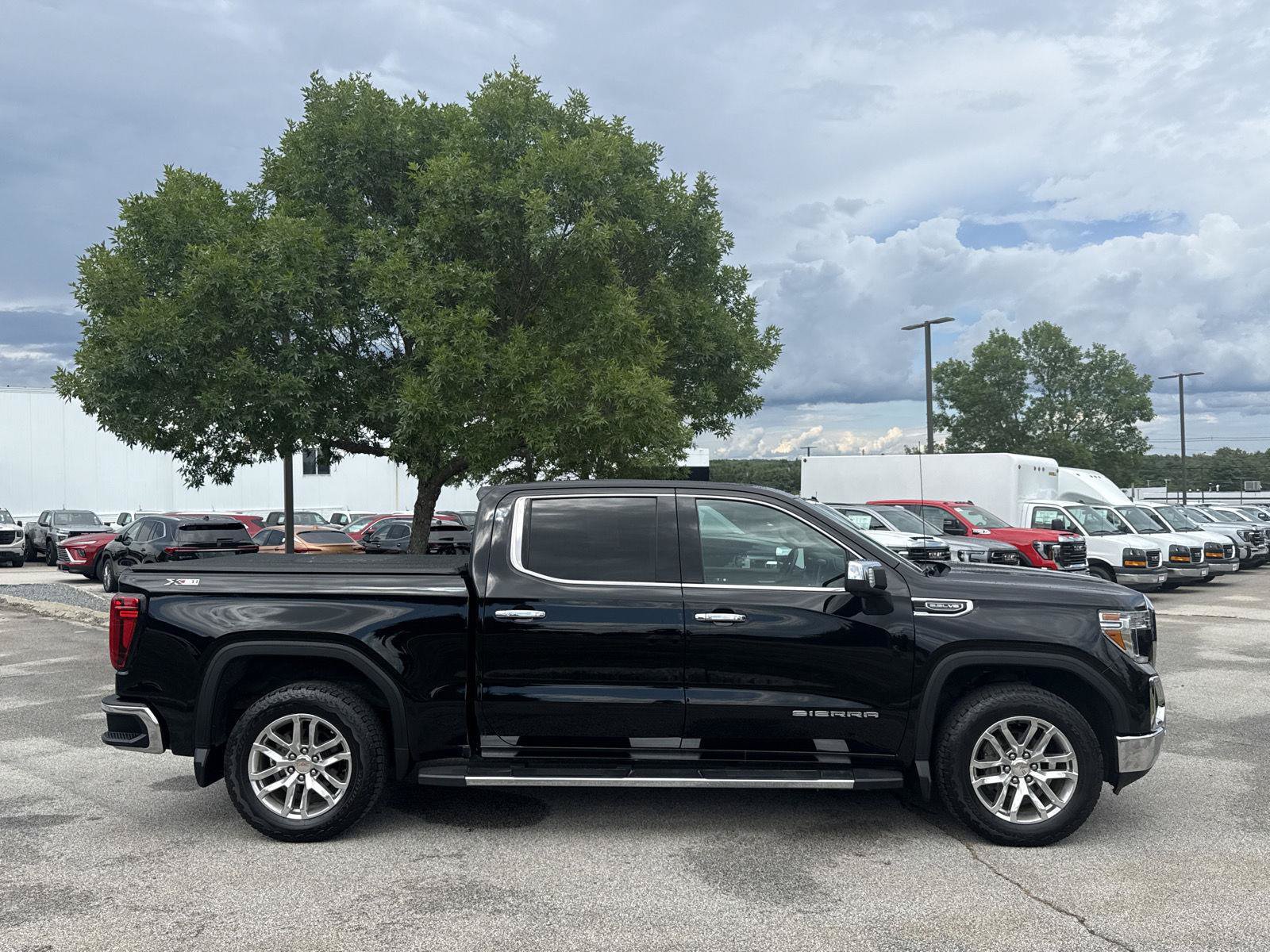 Used 2020 GMC Sierra 1500 SLT w/ SLT Premium Package AWD/4WD image 9