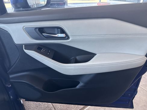 Used 2021 Nissan Rogue SL image 20