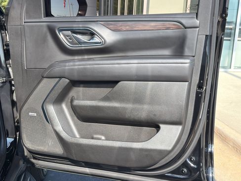 Used 2023 Chevrolet Tahoe LT w/ Luxury Package RWD image 33