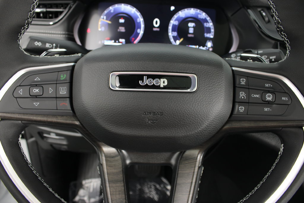 New 2027 Jeep Grand Cherokee Limited AWD/4WD image 13