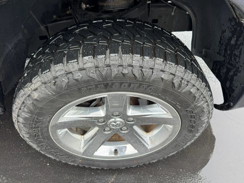 Used 2017 RAM 1500 Express AWD/4WD image 17