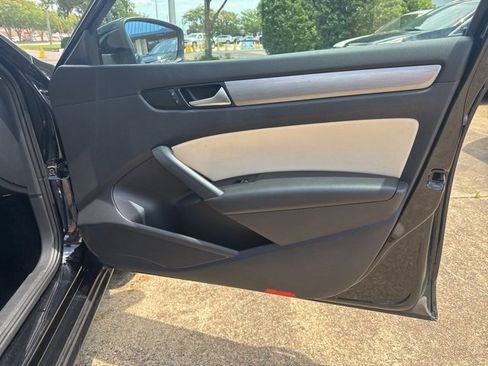 Used 2014 Volkswagen Passat 1.8T SE image 15