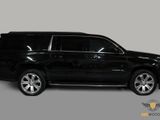 Used 2017 GMC Yukon XL SLE w/ SLE Value Package image 4