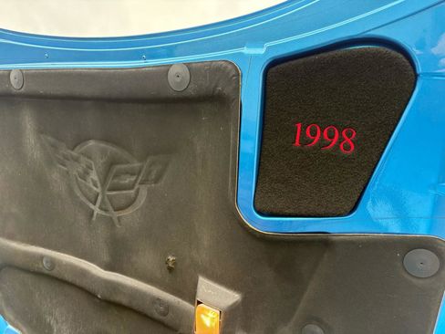 Used 1998 Chevrolet Corvette Coupe RWD image 13