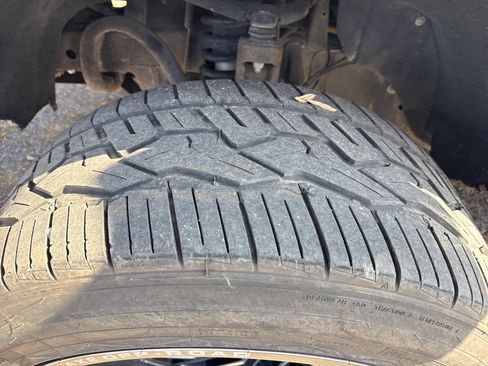 Used 2018 GMC Canyon SLT w/ Driver Alert Package image 40