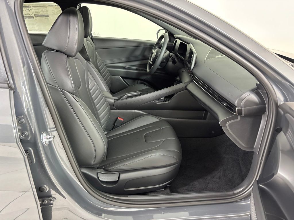 New 2026 Hyundai Elantra SEL Sport FWD image 12