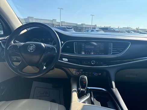 Used 2020 Buick Enclave Essence w/ Sound and Sites Package FWD image 15