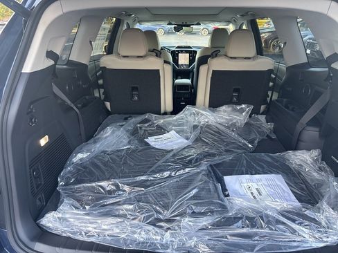 New 2025 Subaru Ascent Limited w/ Popular Package #2 image 11