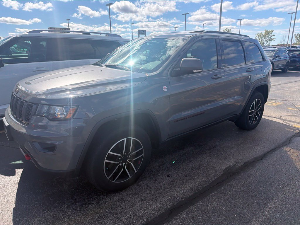 Used 2019 Jeep Grand Cherokee Trailhawk AWD/4WD image 2