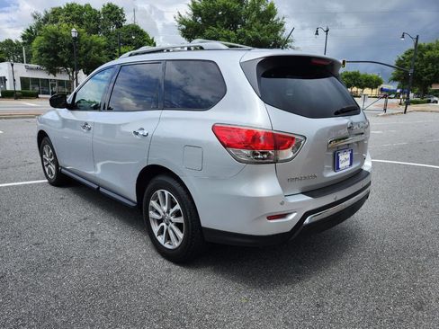 Used 2013 Nissan Pathfinder SV w/ Cargo Pkg FWD image 17