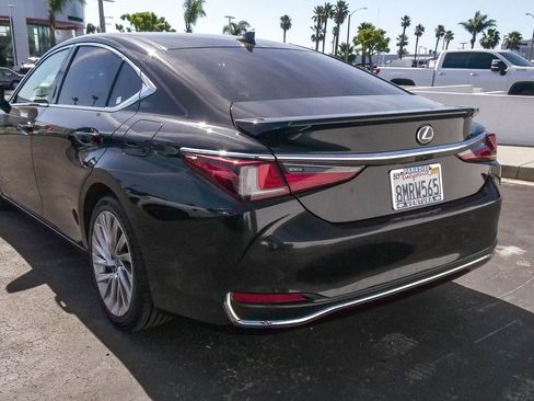 Used 2019 Lexus ES 300h w/ Accessory Package 2 image 7