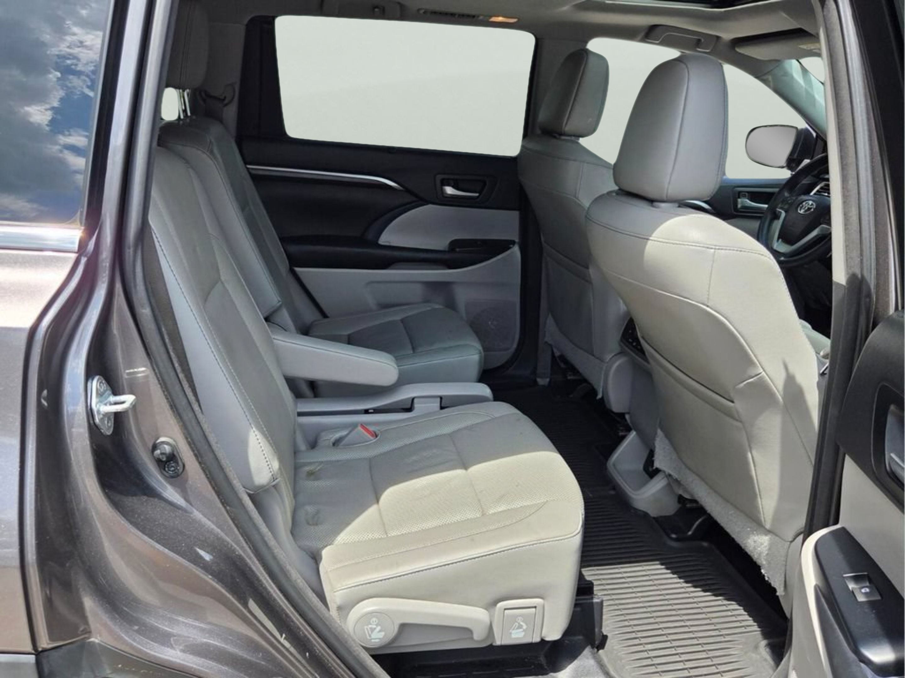 Used 2016 Toyota Highlander Limited AWD/4WD image 18