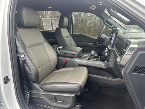 Used 2025 Ford F150 Lariat w/ Equipment Group 501A Mid image 28