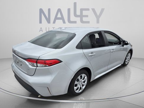 Used 2024 Toyota Corolla LE FWD image 5