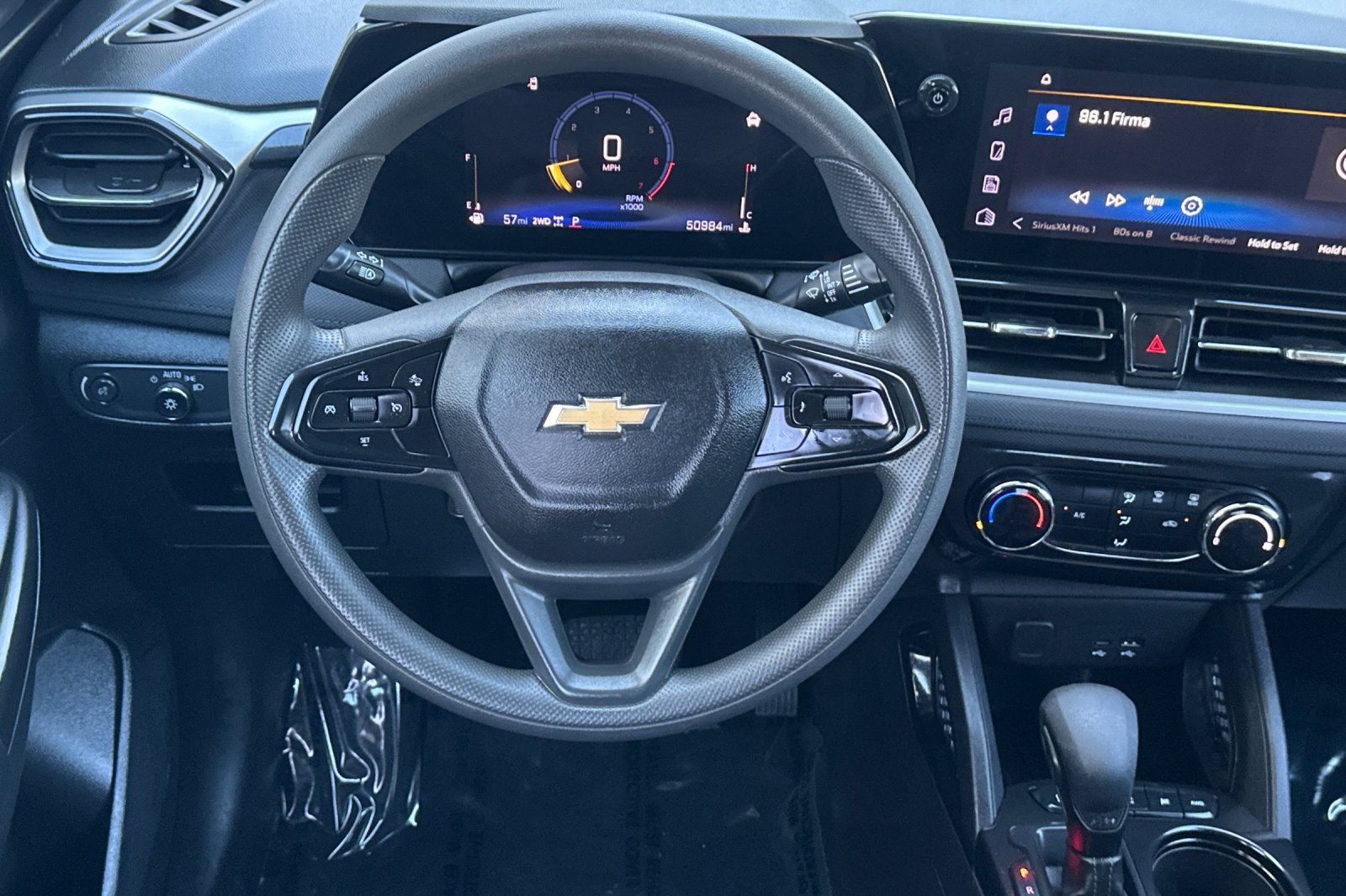 Used 2025 Chevrolet TrailBlazer LT AWD/4WD image 12