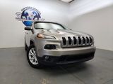Used 2017 Jeep Cherokee Latitude w/ Comfort/Convenience Group image 3