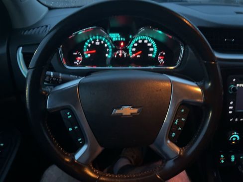 Used 2017 Chevrolet Traverse LT w/ Style and Technology Package image 24